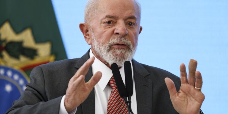 Lula critica prolongamento da greve dos docentes federais 