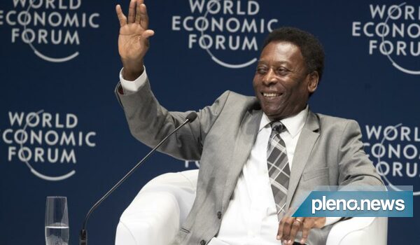 Sancionada a lei que cria o Dia do Rei Pelé na data do milésimo gol