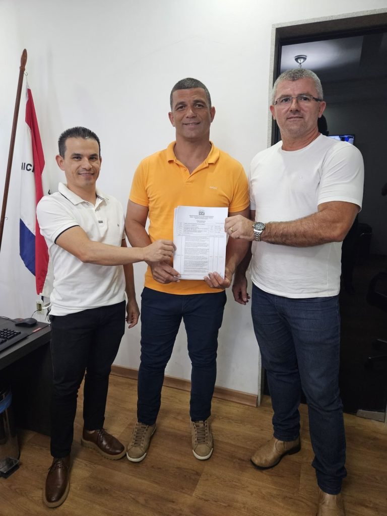 Presidente Kennedy inicia serviço de captura e transporte de animais soltos em vias públicas