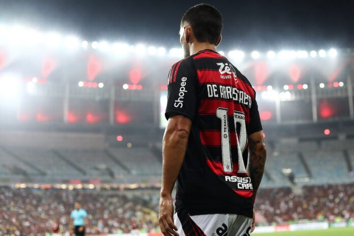 Arrascaeta é o artilheiro do Brasileirão e lidera a competição em participações em gols