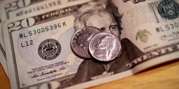 Dólar sobe para R$ 5,89 após EUA confirmarem tarifa de 145% à China