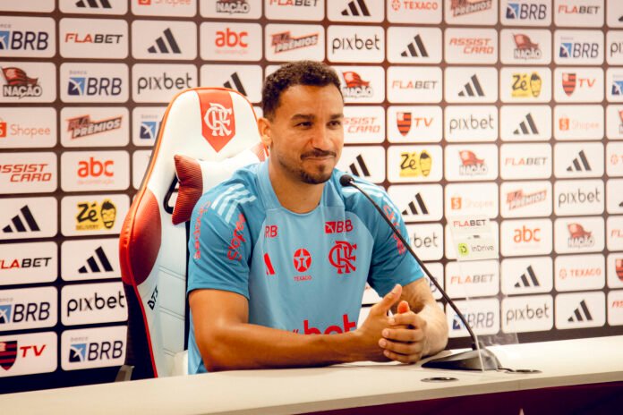 Danilo exalta dedicação de Filipe Luís no Flamengo: "Viciado em futebol"