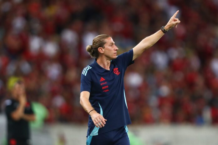 Filipe Luís exalta elenco do Flamengo após vitória sobre o Grêmio: "Esses jogadores são grandes"