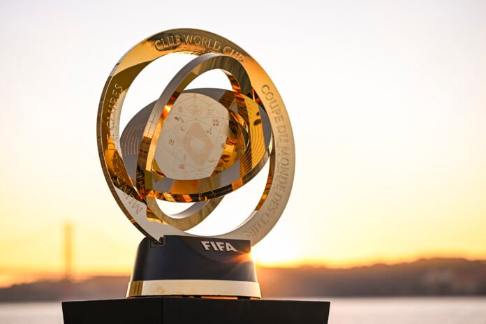 Flamengo recebe taça do Super Mundial de Clubes da Fifa na Gávea e abre visitação para torcedores