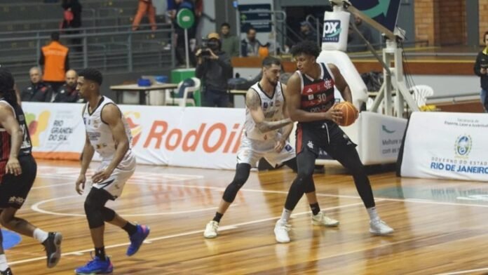 Flamengo domina Caxias, vence série e avança às quartas do NBB