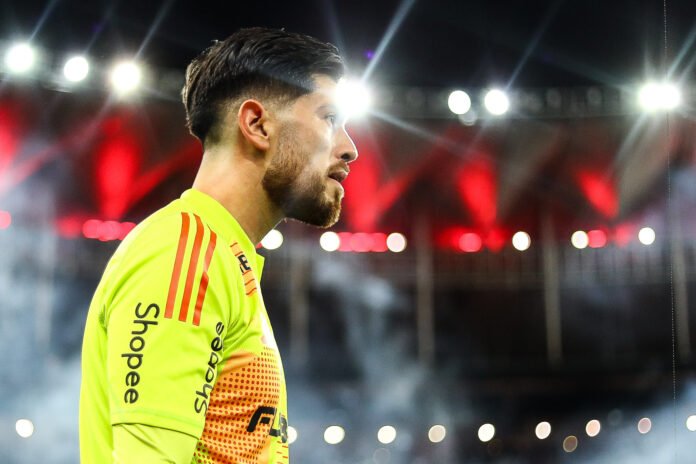 Rossi brinca após vitória do Flamengo sobre o Bahia: "Defendo até bala"